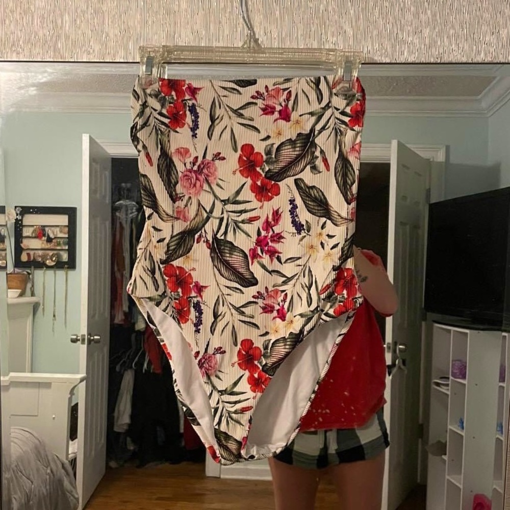 Gianni Bini bathing suit